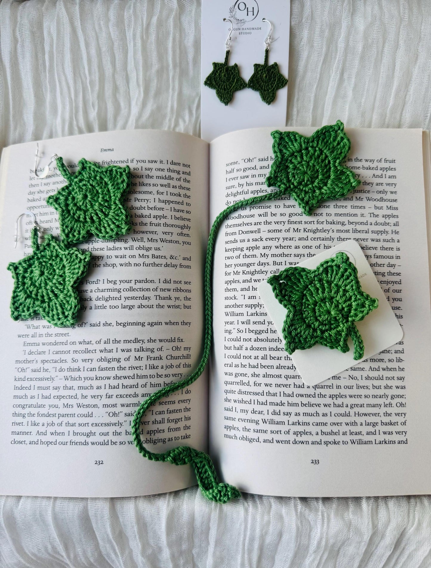 Maple Leaf Crochet Brooch – Handmade Botanical Brooch – Plant Lover Gift