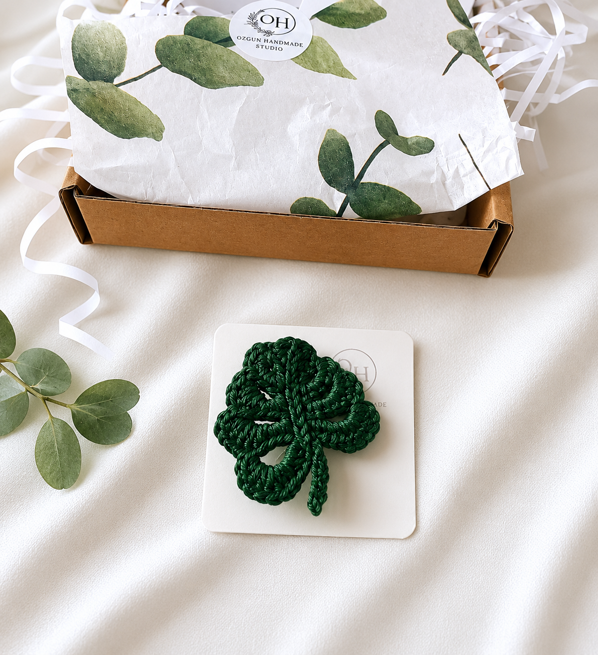 Crochet Monstera Leaf Brooch – Handmade Botanical Pin – Plant Lover Gift