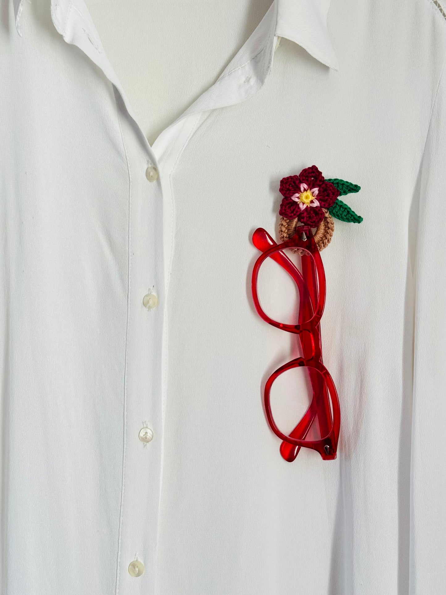 Crochet Forget Me Not Glasses Holder Brooch, Floral Eyeglass Accessory, Flower Pin