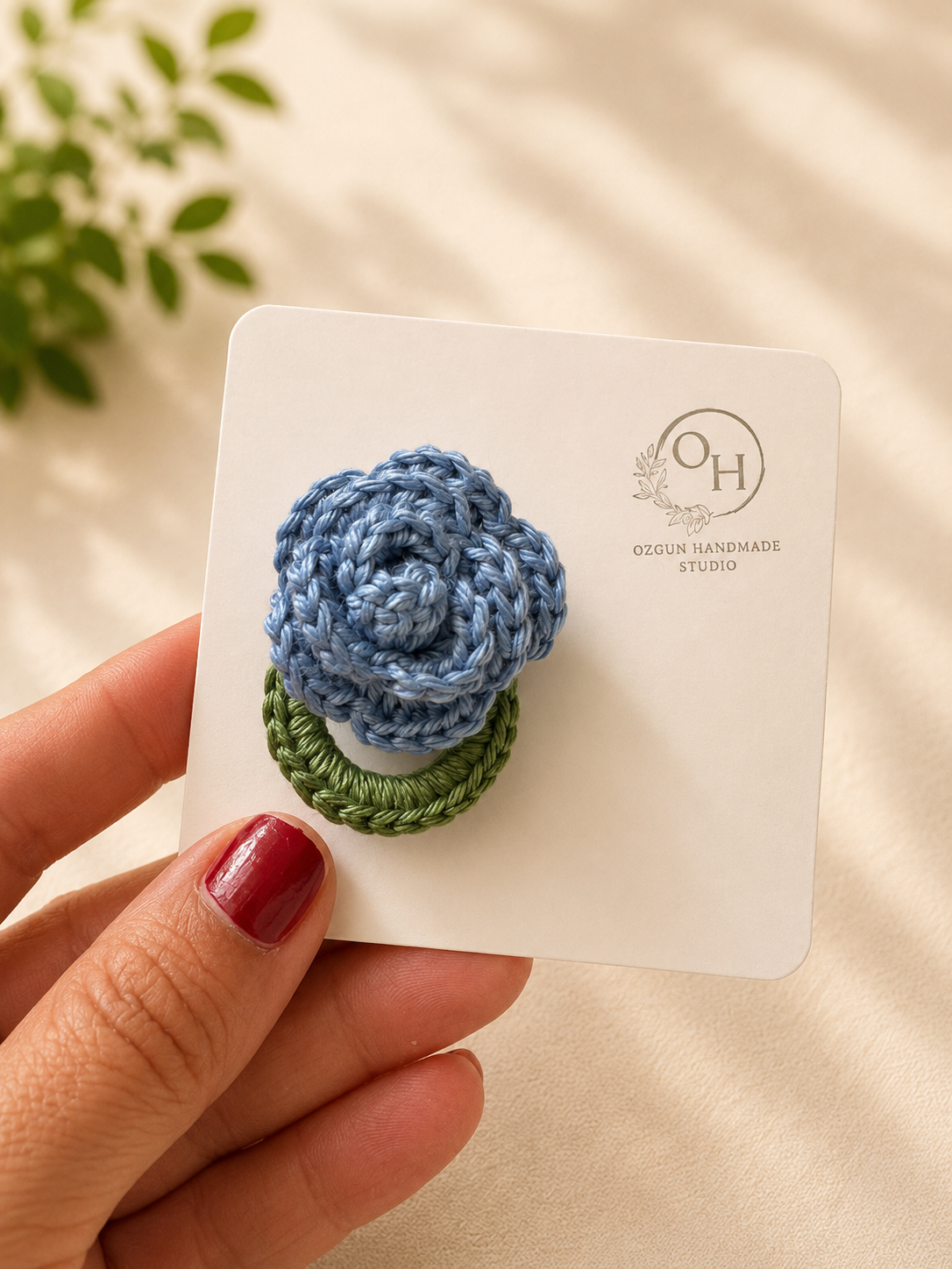 Crochet Rose Eye Glasses Holder Brooch – Hidden Loop Floral Eyeglass Holder