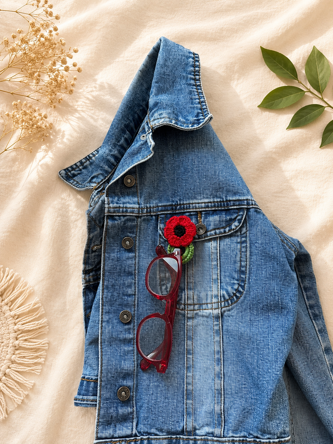 Crochet Poppy Glasses Holder Brooch, Handmade Floral Eyeglass Accessory