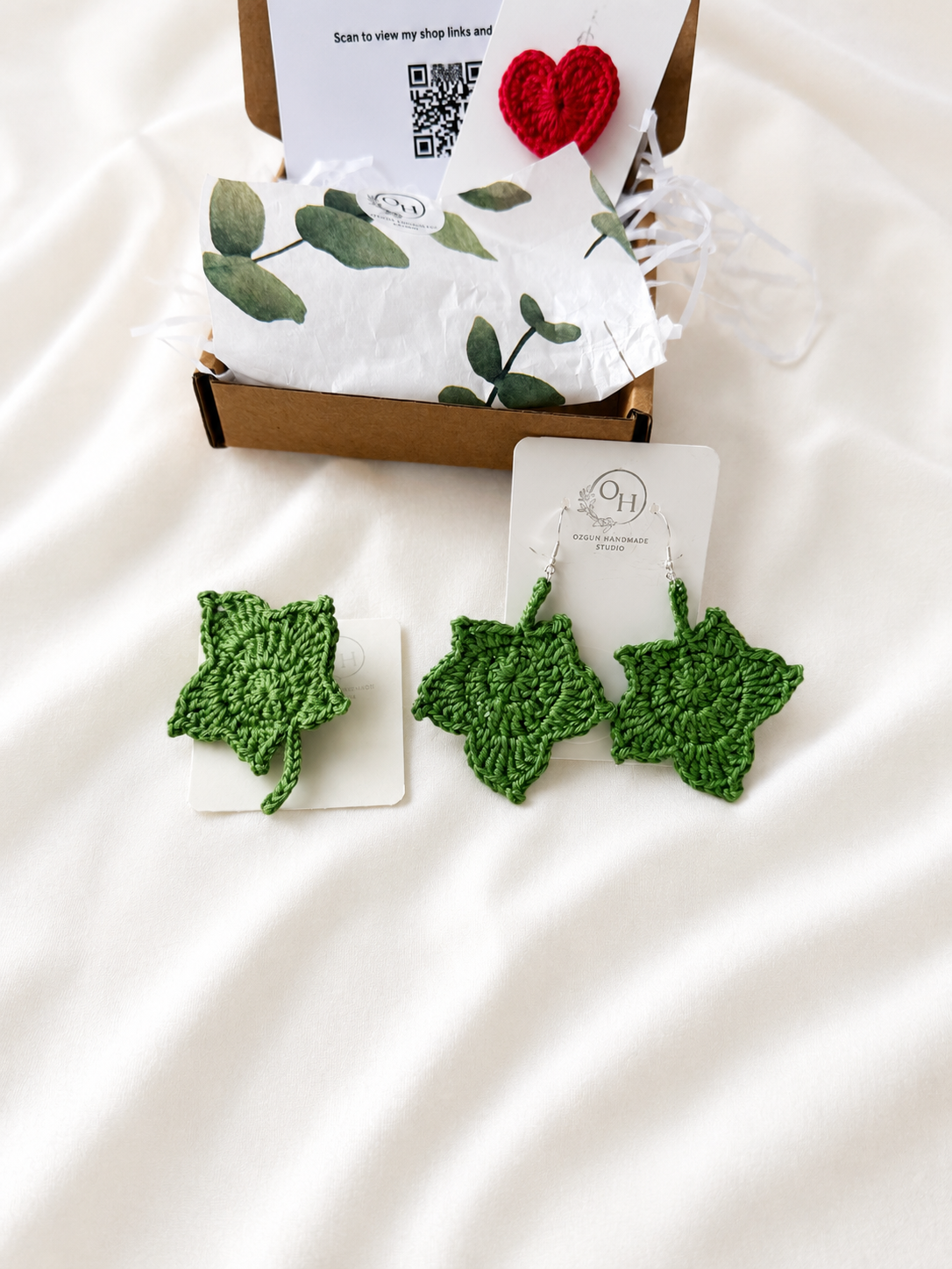 Maple Leaf Crochet Bookmark – Handmade Botanical Bookmark