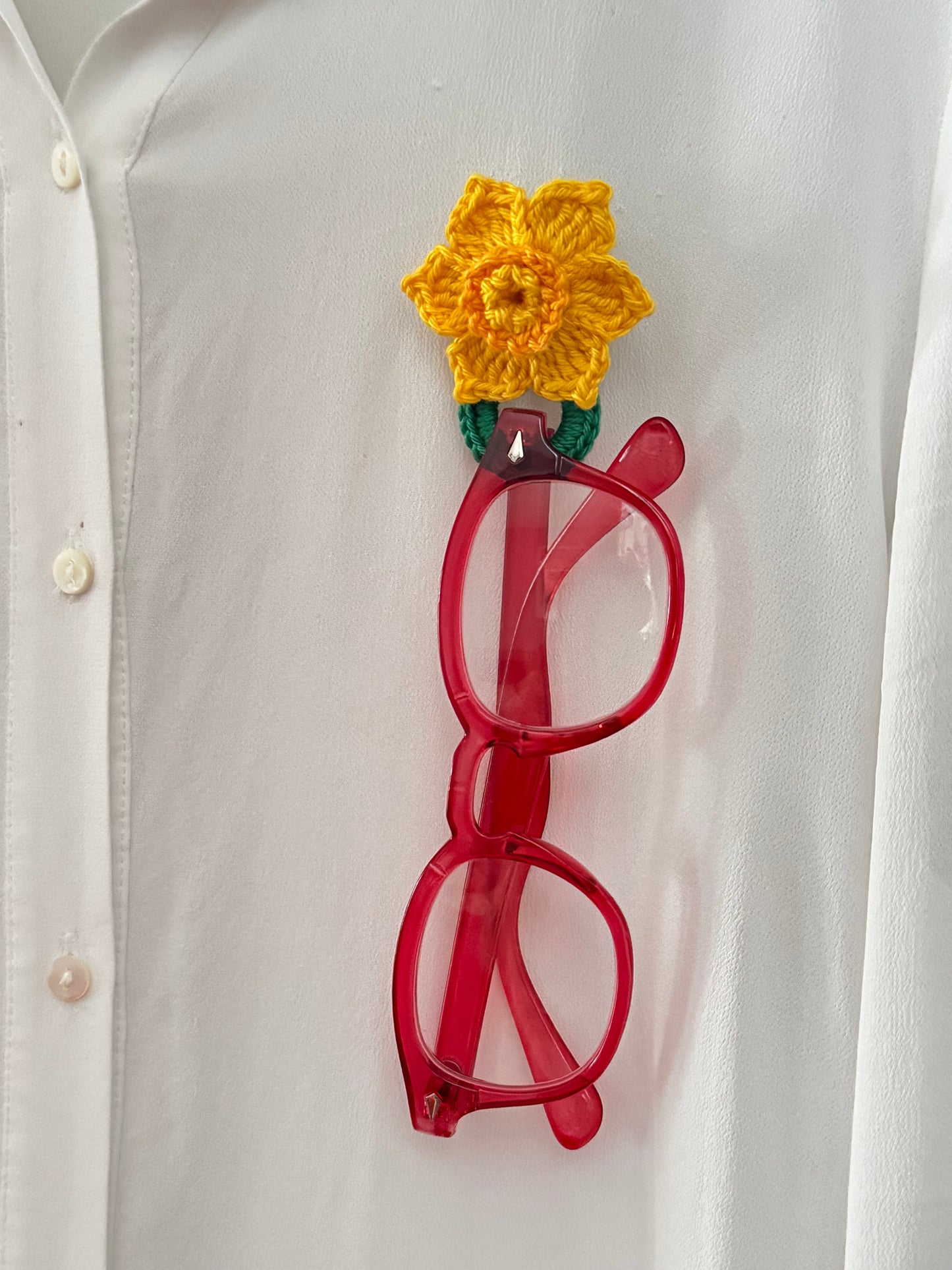 Crochet Daffodil Glasses Holder Brooch, Floral Eyeglasses Pin, Choose Your Yellow Tone