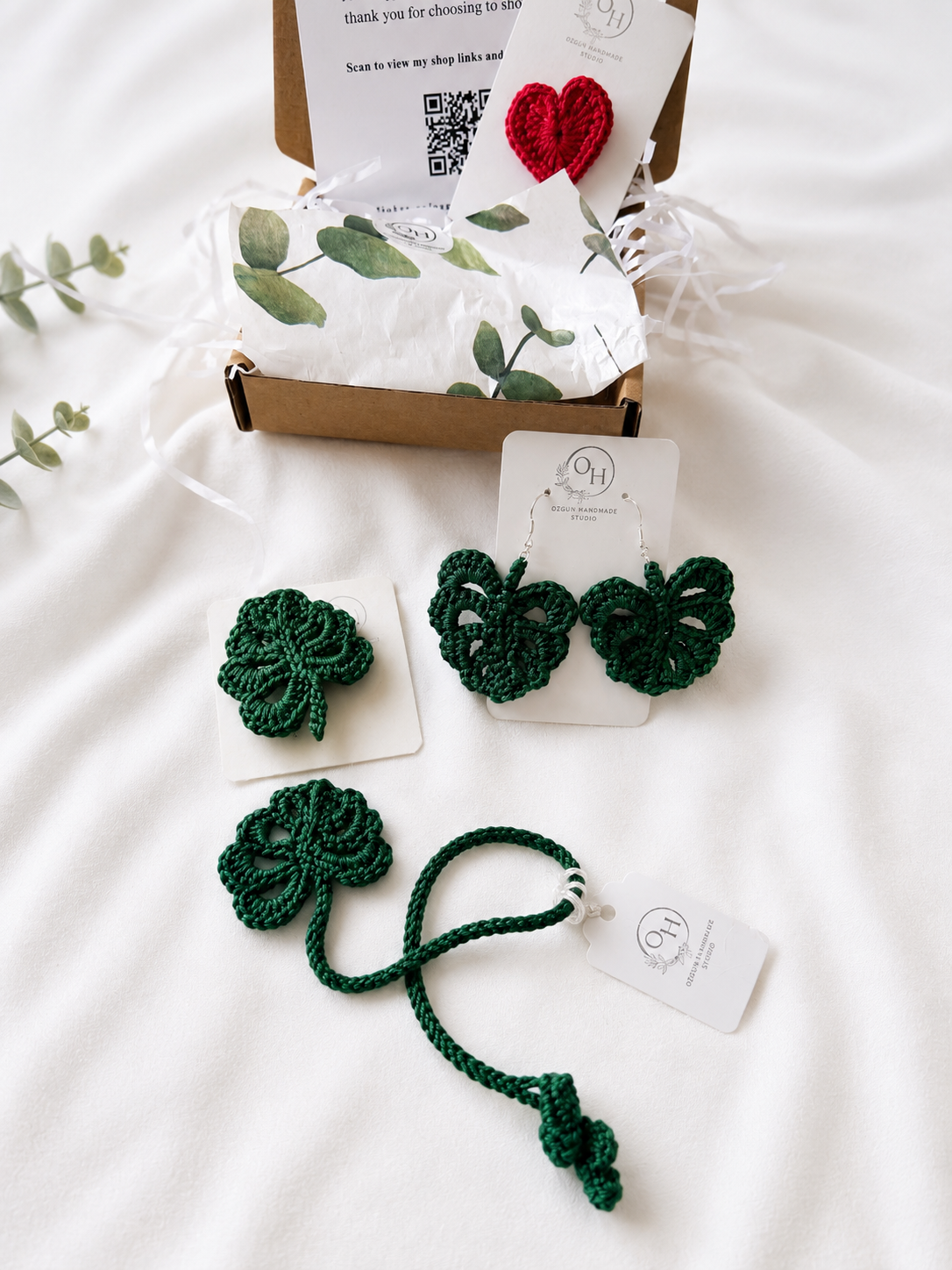Crochet Monstera Leaf Bookmark – Handmade Botanical Gift