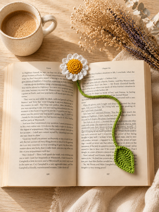 Crocheted Daisy Bookmark, Flower Page Marker, Book Lover Gift, Reader Gift