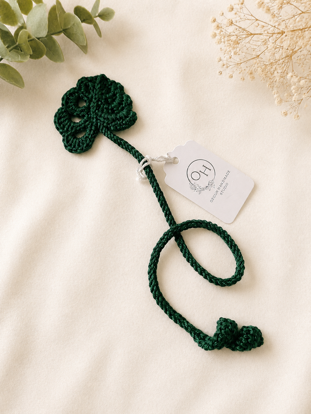 Crochet Monstera Leaf Bookmark – Handmade Botanical Gift