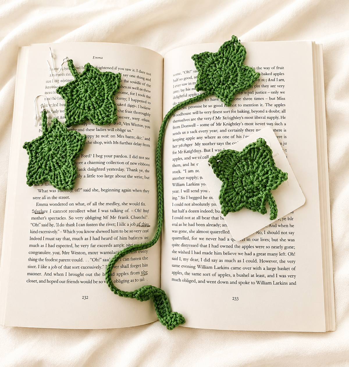 Maple Leaf Crochet Bookmark – Handmade Botanical Bookmark