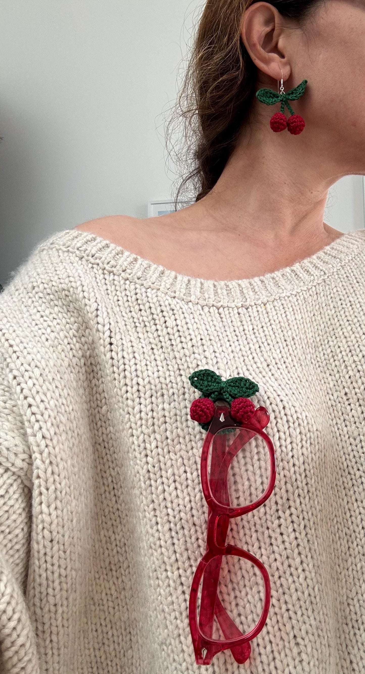 Crochet Cherry Glasses Holder Brooch, Handmade Eyeglass Pin Accessory, Mercerized Cotton Yarn
