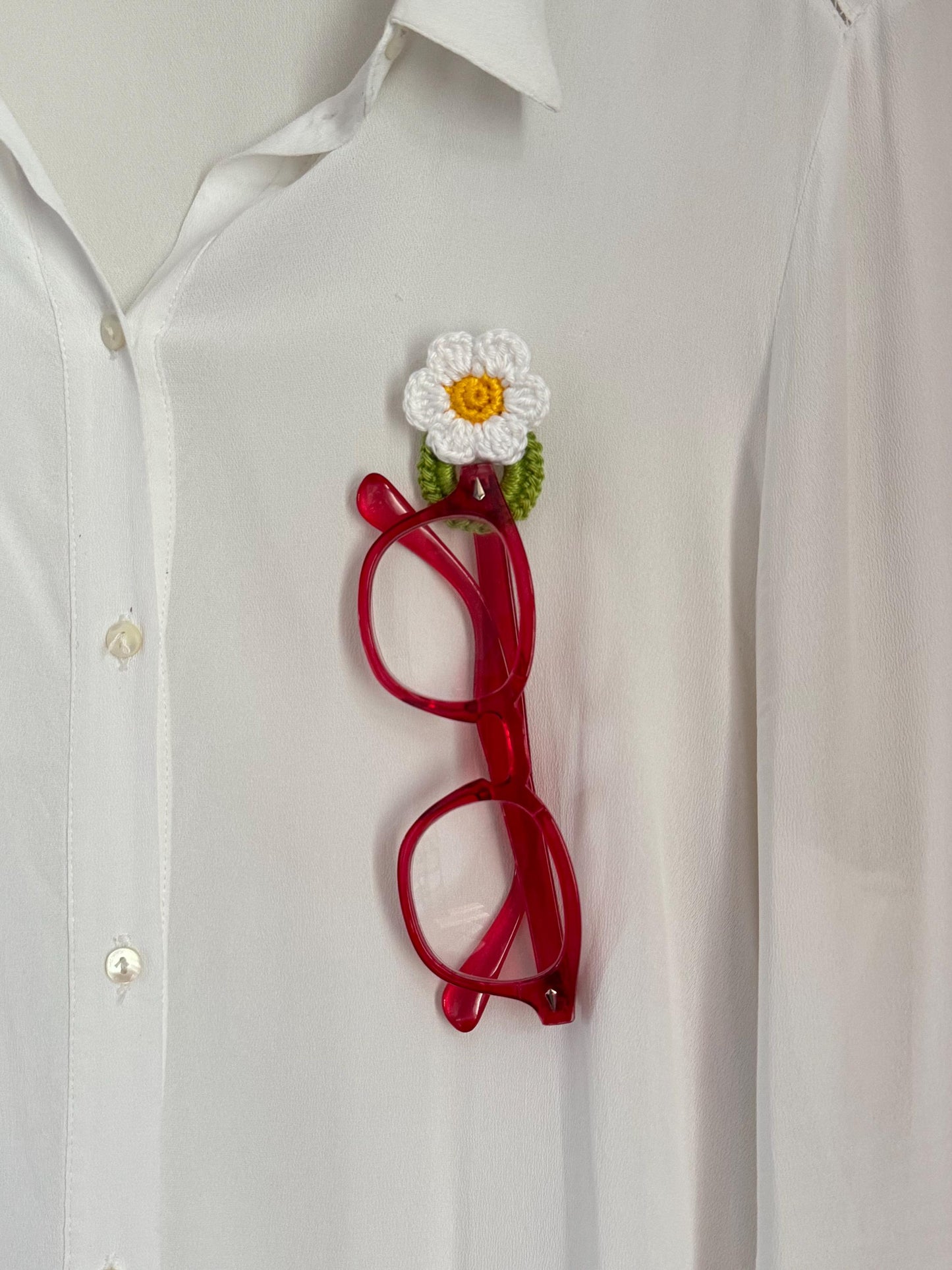 Crochet Cherry Glasses Holder Brooch, Handmade Eyeglass Pin Accessory, Mercerized Cotton Yarn