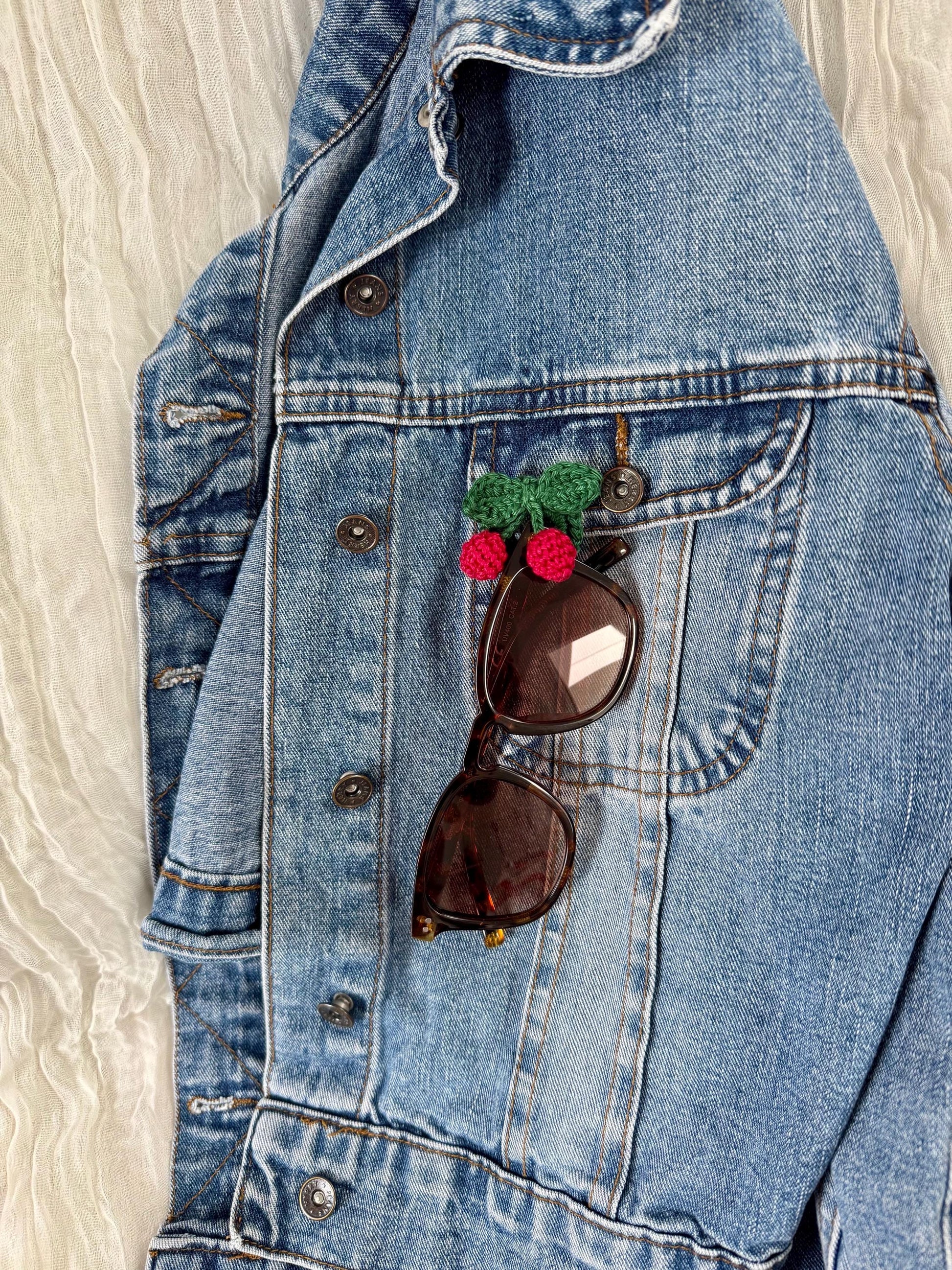 Crochet Cherry Glasses Holder Brooch, Handmade Eyeglass Pin Accessory, Mercerized Cotton Yarn