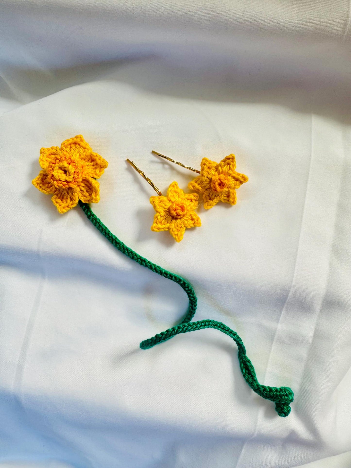 Crochet Daffodil Bookmark, Floral Book Lover Gift, Handmade Flower Bookmark (Set Option) __etsy:7987920729