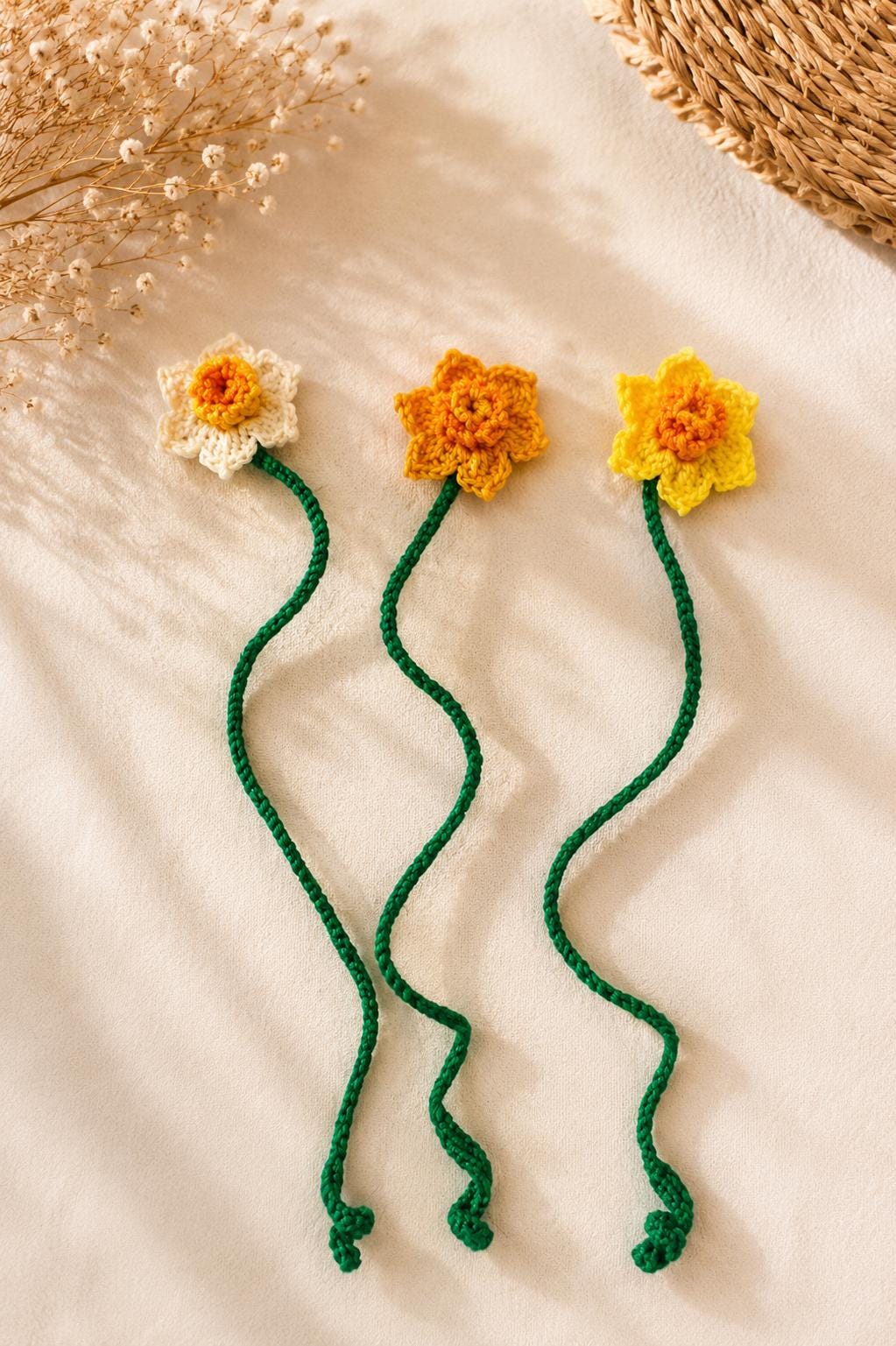 Crochet Daffodil Bookmark, Floral Book Lover Gift, Handmade Flower Bookmark (Set Option) __etsy:8129040137