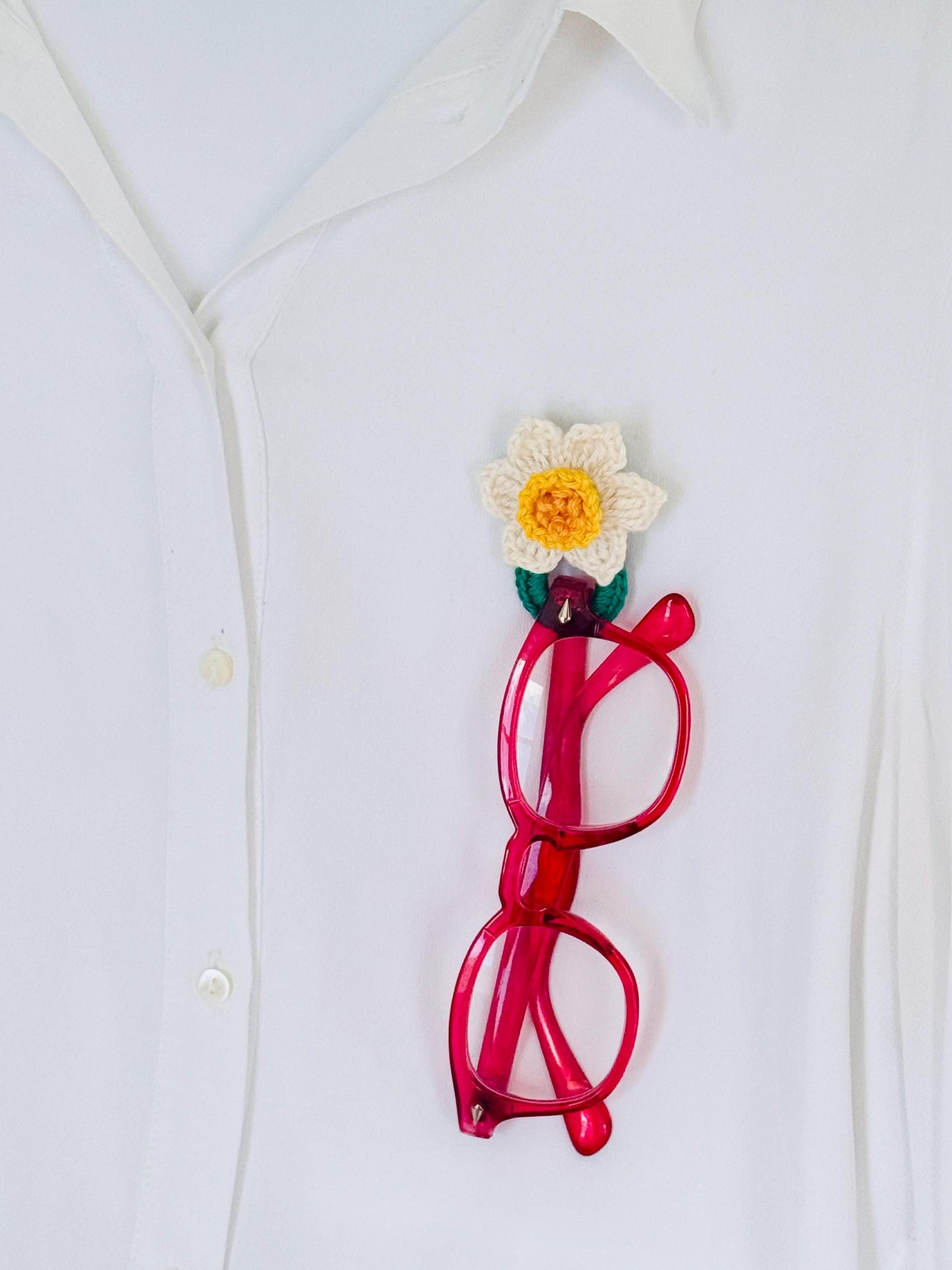 Crochet Daffodil Glasses Holder Brooch, Floral Eyeglasses Pin, Choose Your Yellow Tone