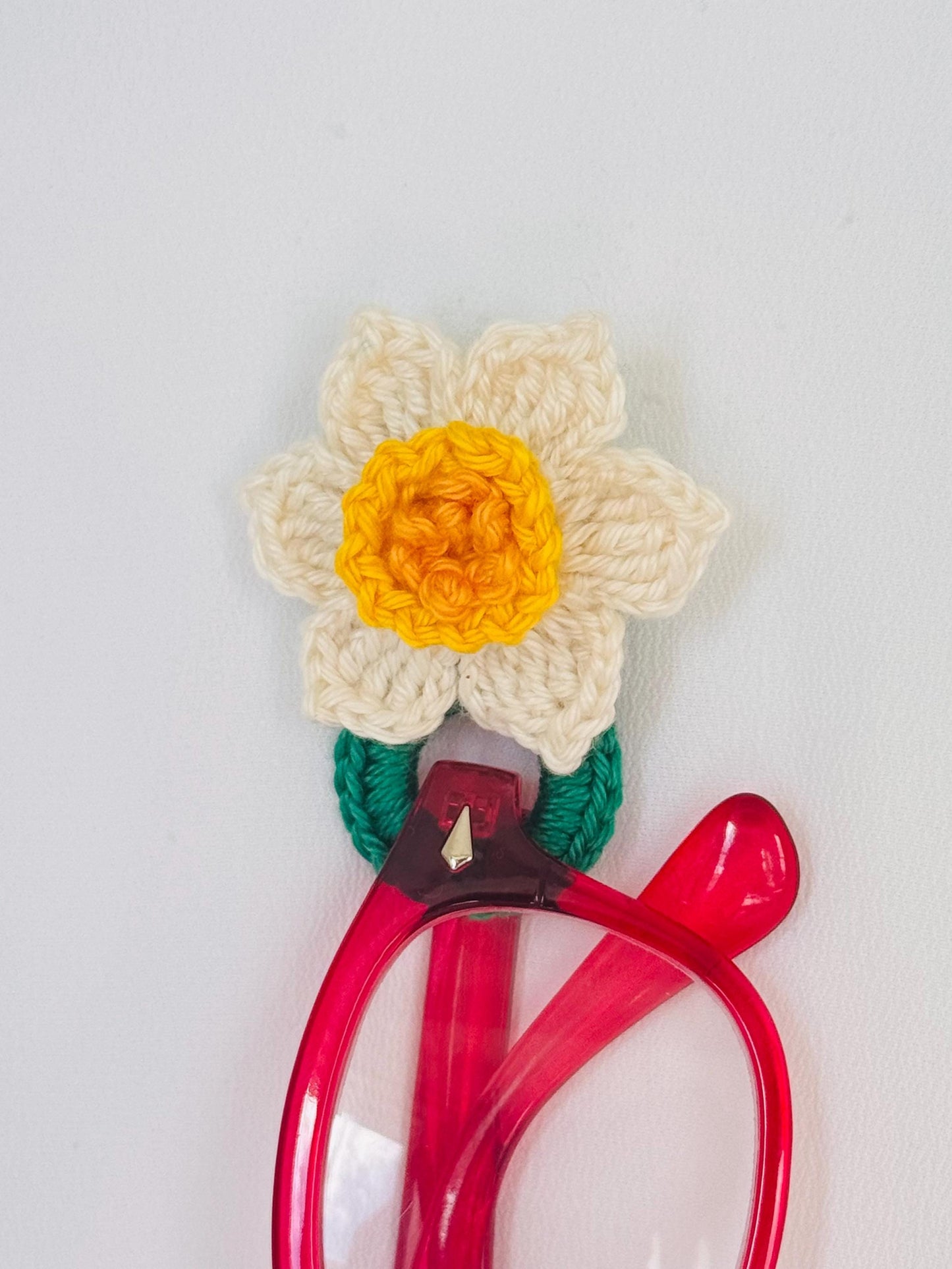 Crochet Daffodil Glasses Holder Brooch, Floral Eyeglasses Pin, Choose Your Yellow Tone