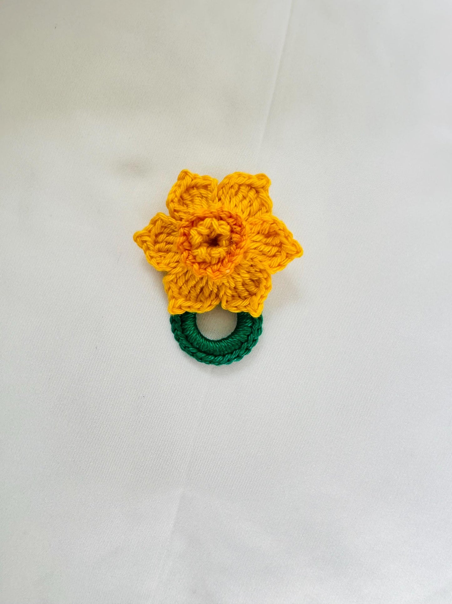 Crochet Daffodil Glasses Holder Brooch, Floral Eyeglasses Pin, Choose Your Yellow Tone