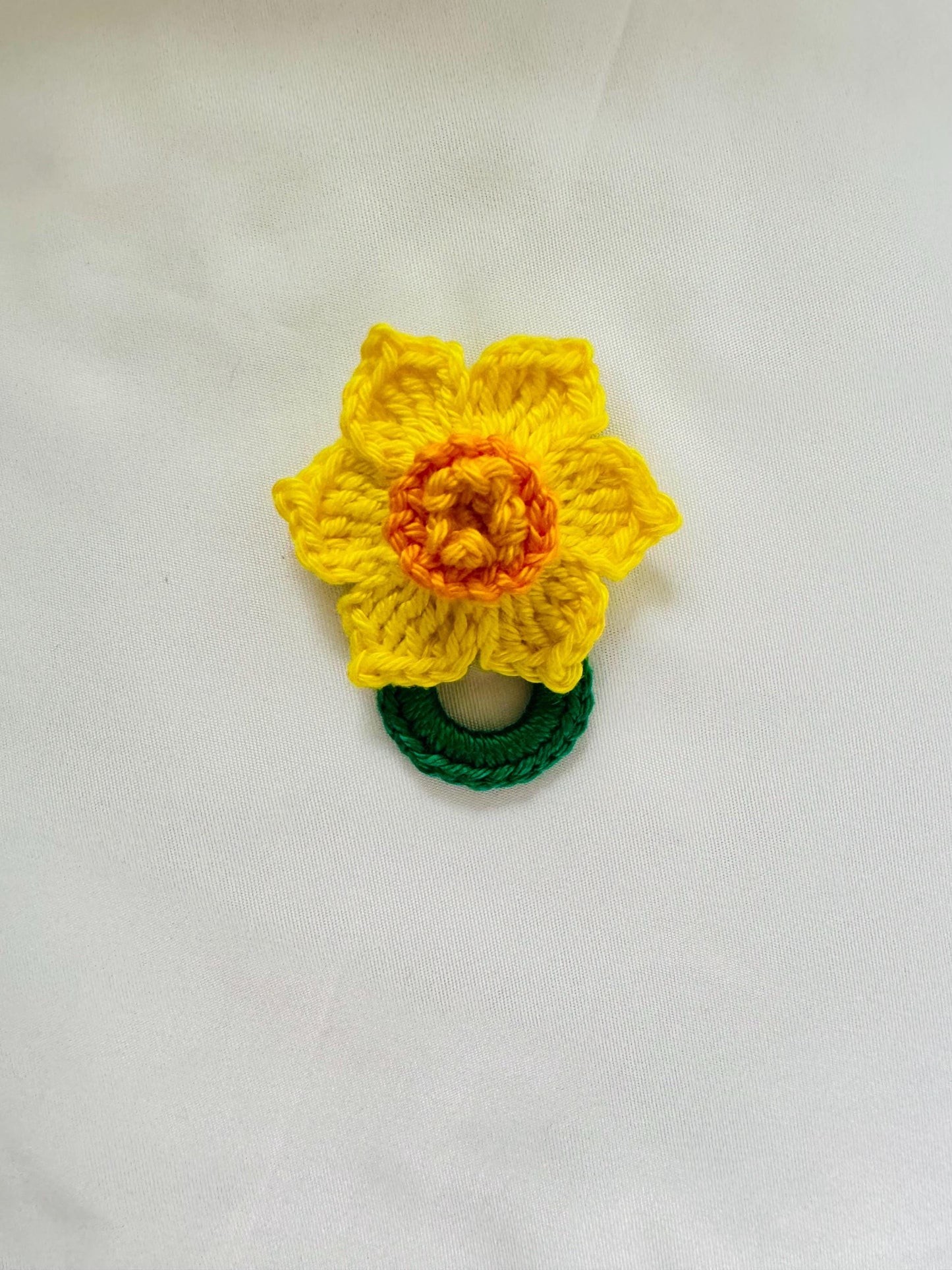 Crochet Daffodil Glasses Holder Brooch, Floral Eyeglasses Pin, Choose Your Yellow Tone