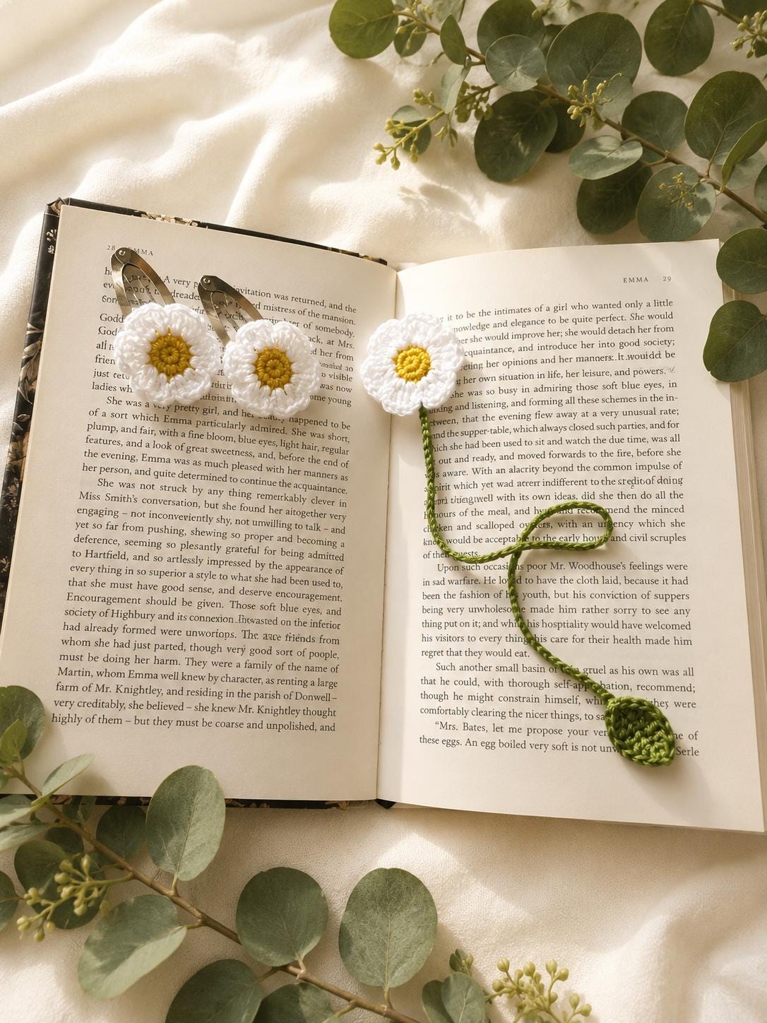 Crochet Daisy Bookmark, Floral Reading Accessory, Book Lover Gift Set __etsy:8094579508