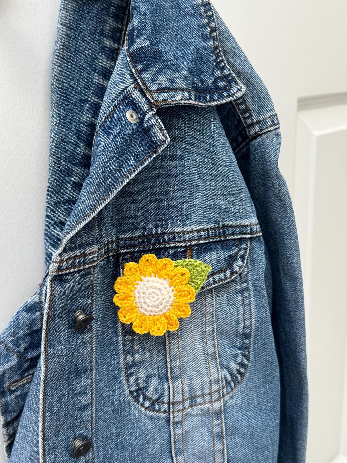 Crochet Daisy Brooch: Handmade Cotton Flower Pin - UK Made