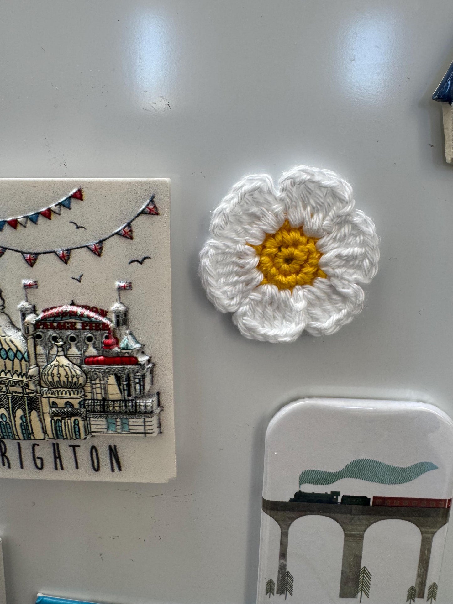 Crochet Daisy Flower Card with Removable Keepsake Magnet, Handmade Floral Greeting __etsy:7995820869