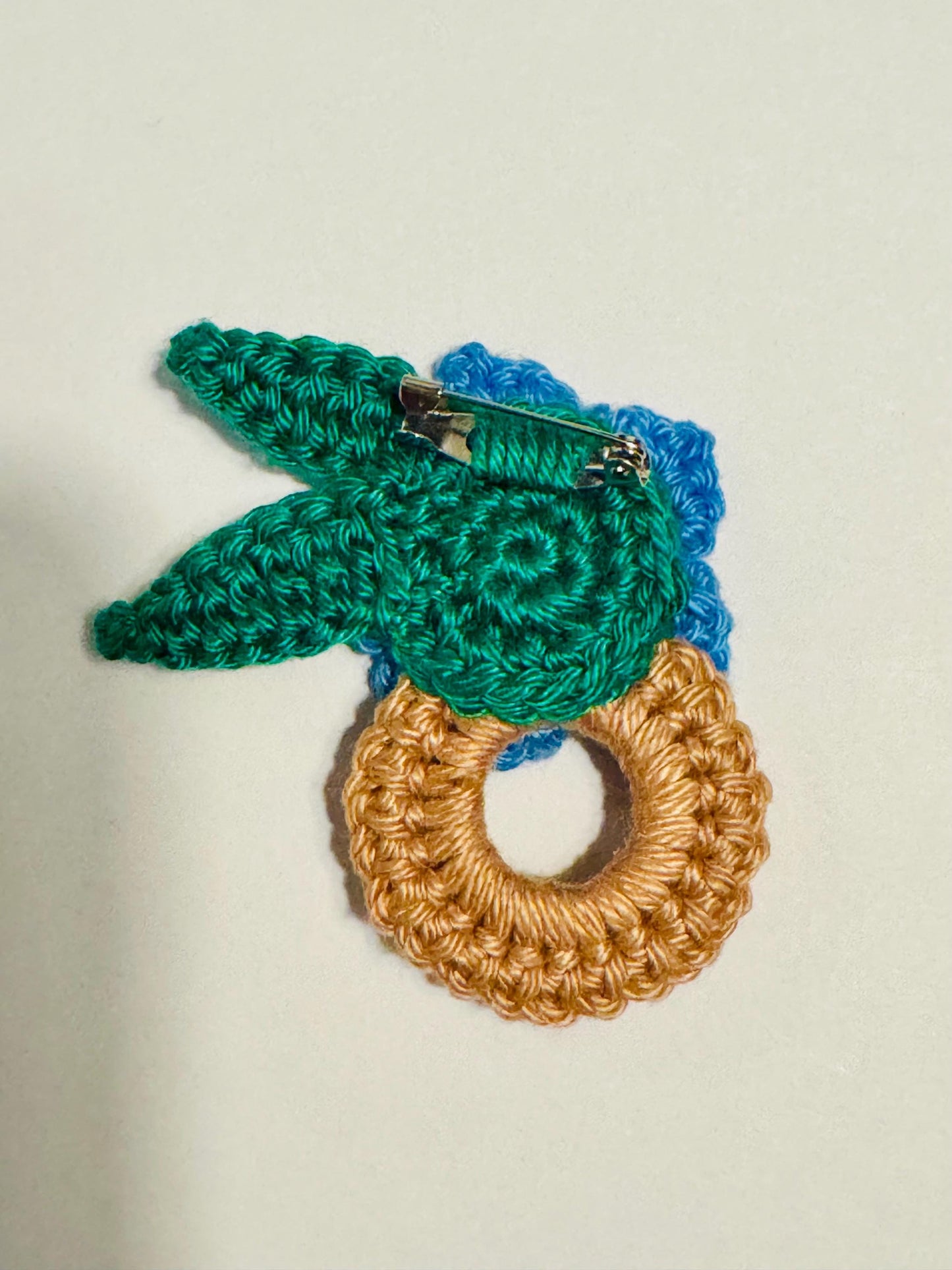 Crochet Forget Me Not Glasses Holder Brooch, Floral Eyeglass Accessory, Flower Pin