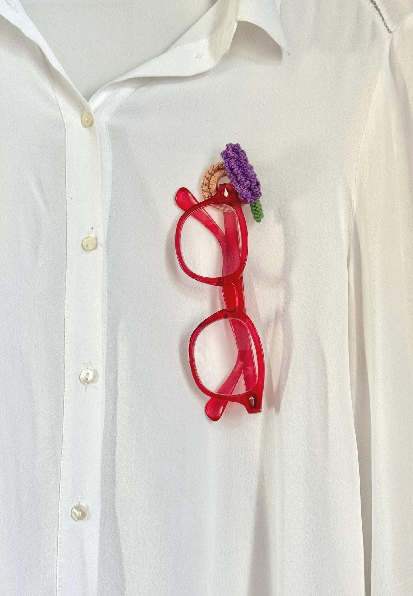 Crochet Lavender Glasses Holder Brooch, Floral Eyeglass Pin, Funcional Cotton Yarn Accessory