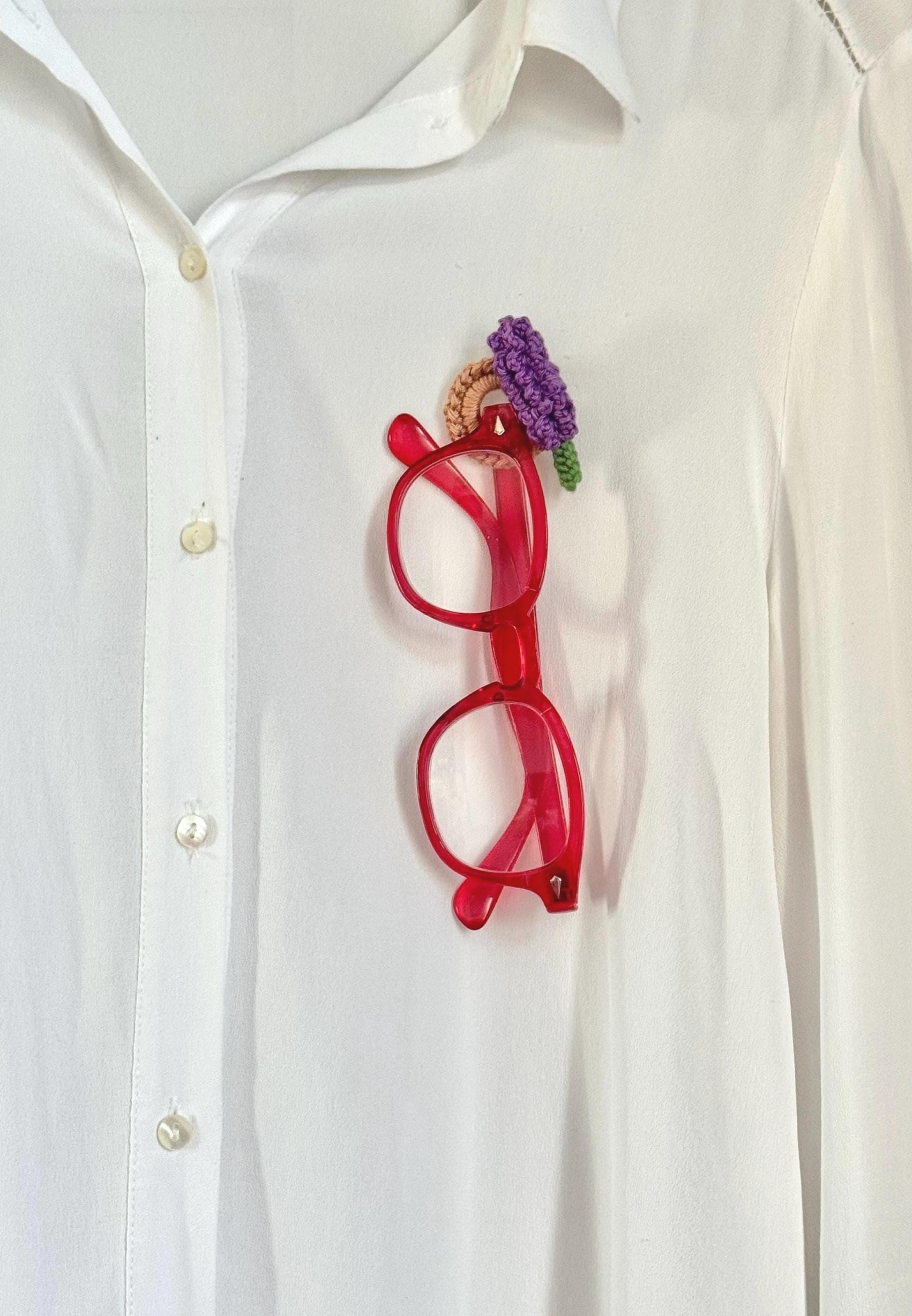 Crochet Lavender Glasses Holder Brooch, Floral Eyeglass Pin, Funcional Cotton Yarn Accessory