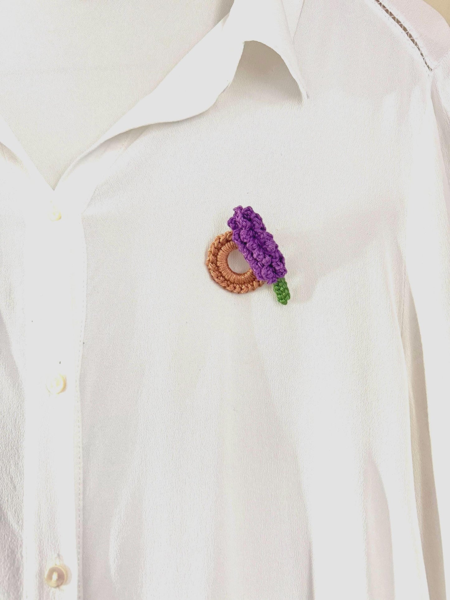 Crochet Lavender Glasses Holder Brooch, Floral Eyeglass Pin, Funcional Cotton Yarn Accessory