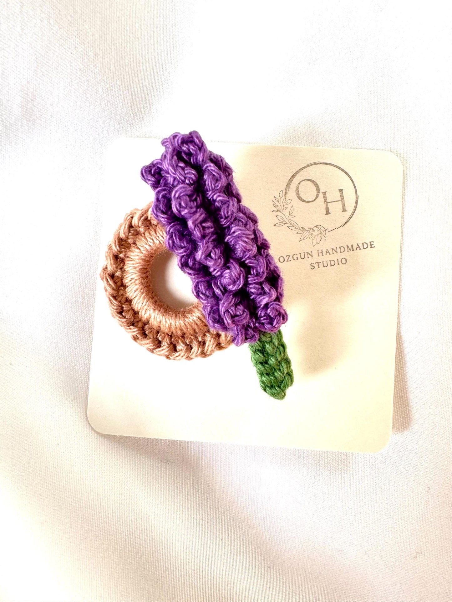 Crochet Lavender Glasses Holder Brooch, Floral Eyeglass Pin, Funcional Cotton Yarn Accessory