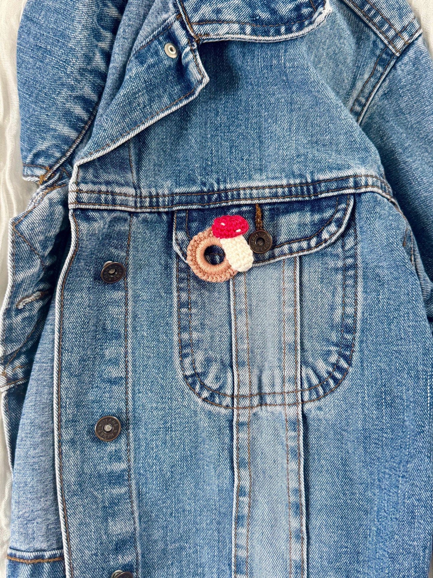 Crochet Mushroom Glasses Holder Brooch