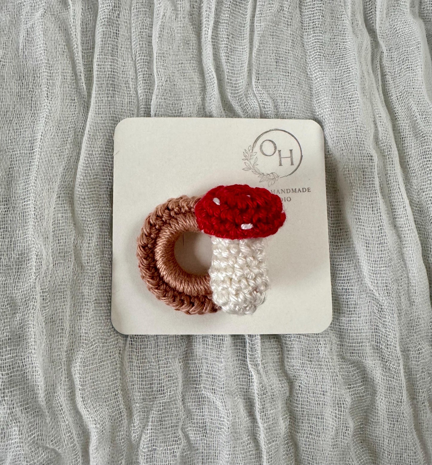 Crochet Mushroom Glasses Holder Brooch