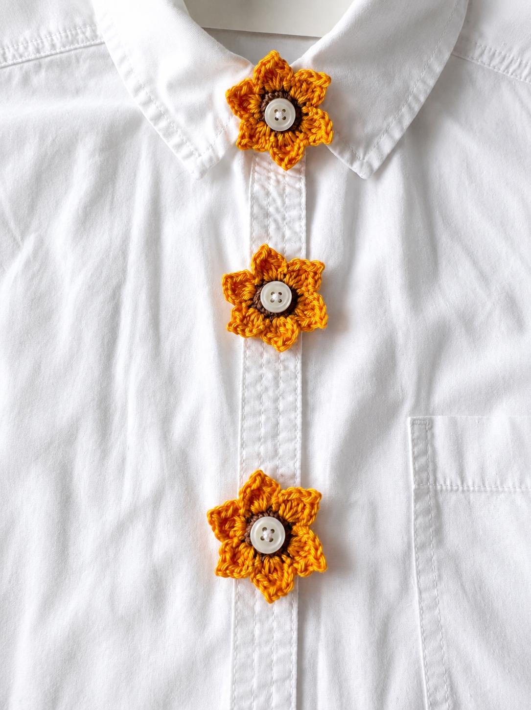 Crochet Poppy Flower Button Covers, No-Sew Removable Floral Shirt Accessory __etsy:8141669361