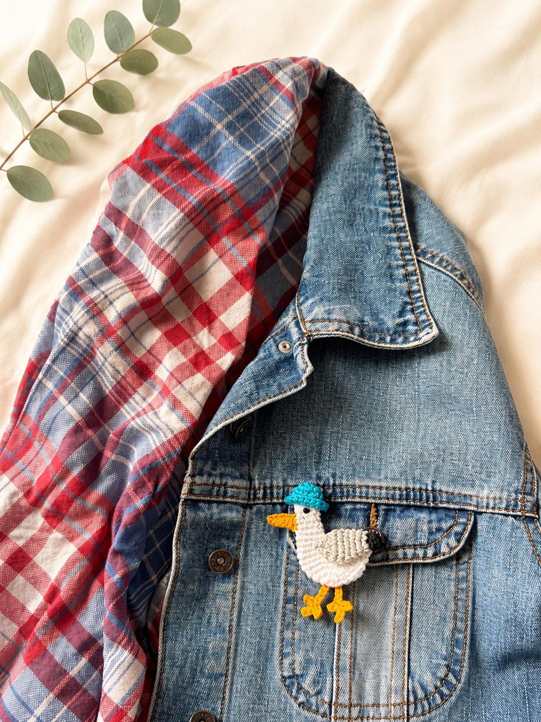 Crochet Seagull Brooch, Brighton Seaside Bird Pin, Handmade Coastal Accessory, Whimsical Cotton Badge __etsy:8136184617
