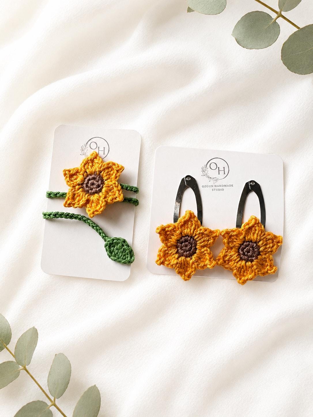 Crochet Sunflower Bookmark, Book Lover Gift, Teacher, Reading Accessory (Bookmark + Hair Clips Set) __etsy:8142409849