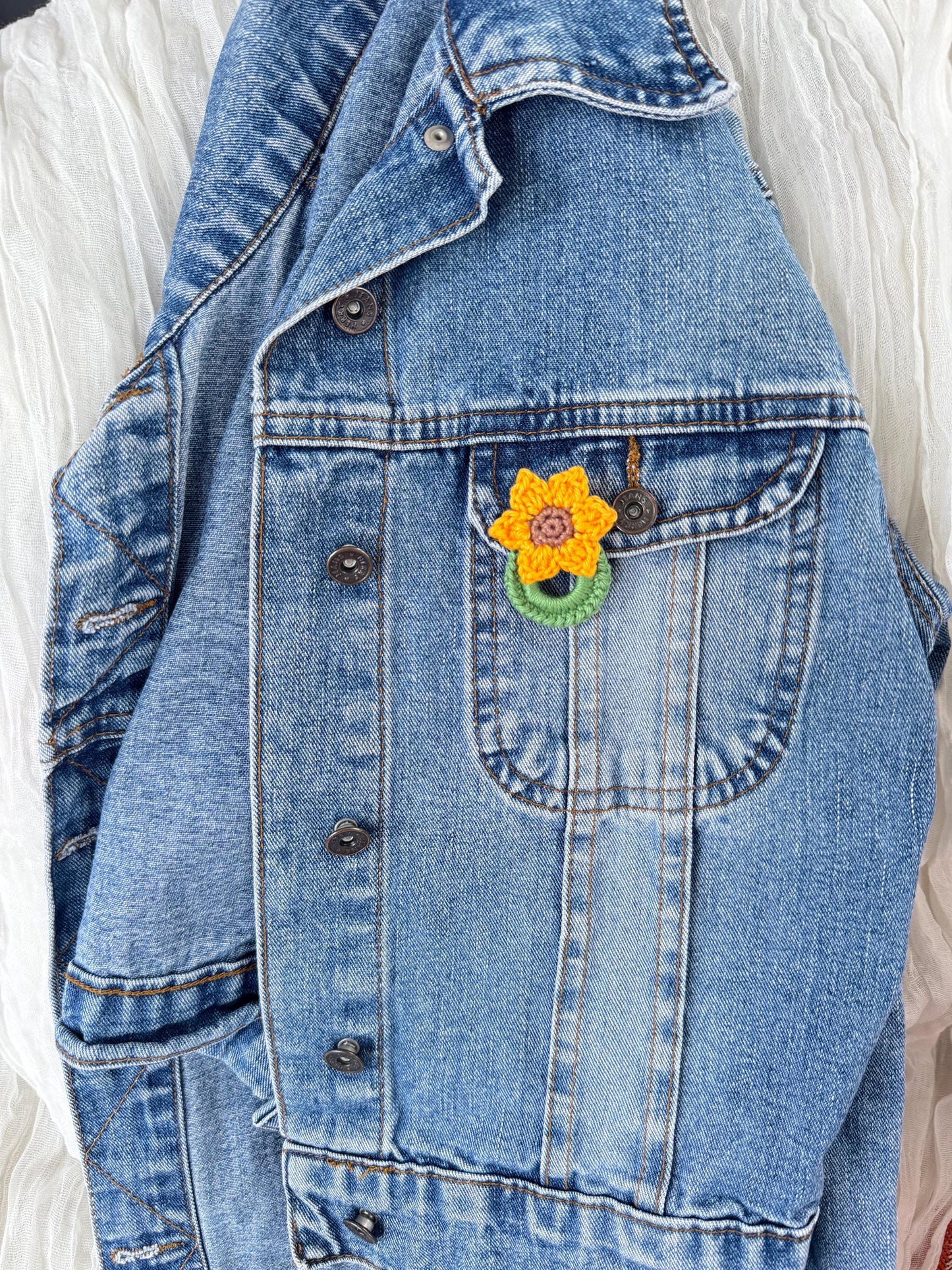Crochet Sunflower Glasses Holder Brooch, Handmade Floral Eyeglass Accessory