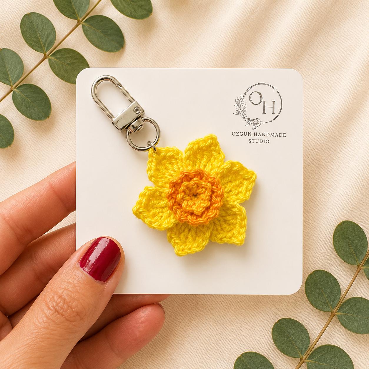 Crocheted Daffodil Zipper Charm, Handmade Flower Bag Accessory, Spring Floral Keychain Pull __etsy:8150834615