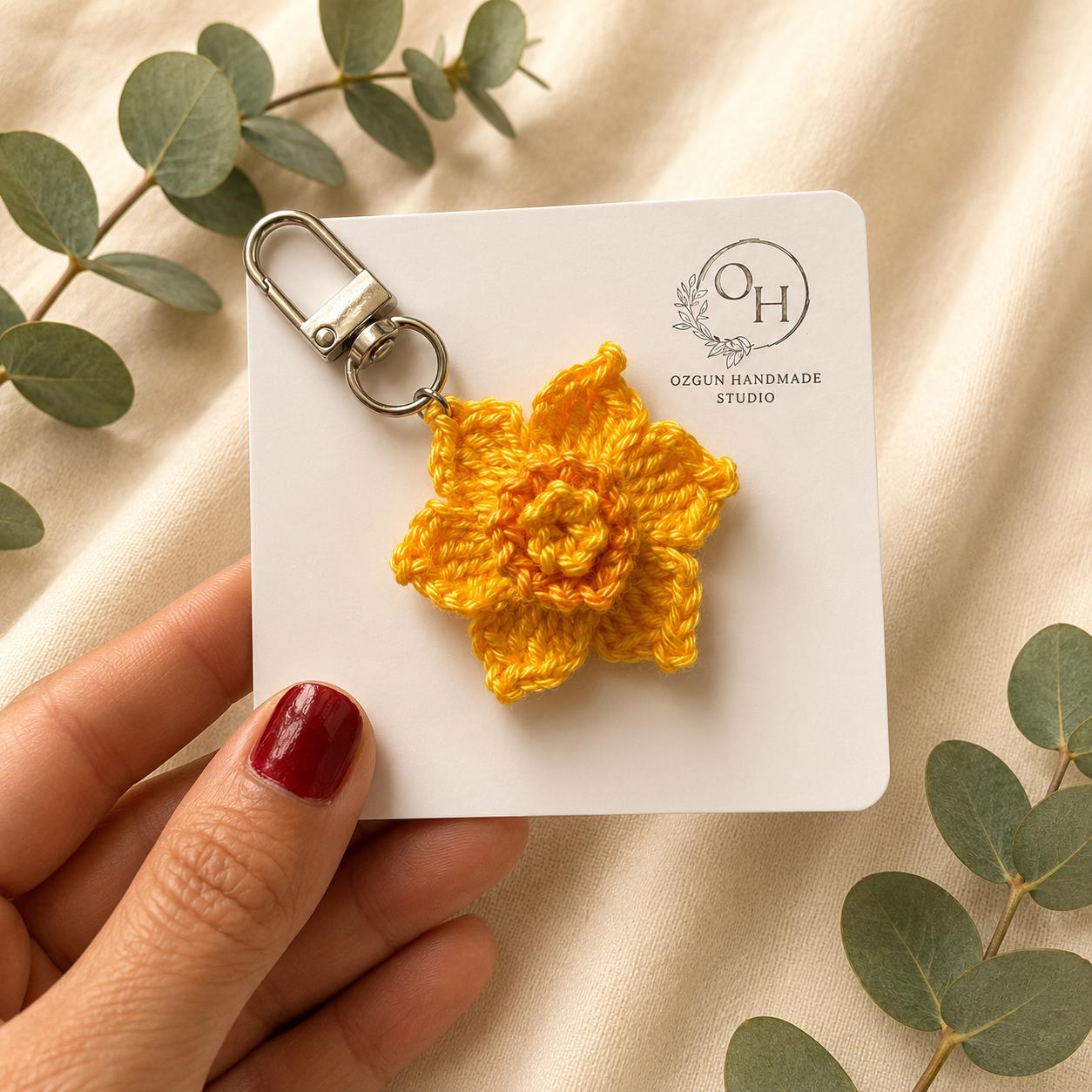 Crocheted Daffodil Zipper Charm, Handmade Flower Bag Accessory, Spring Floral Keychain Pull __etsy:8150834599