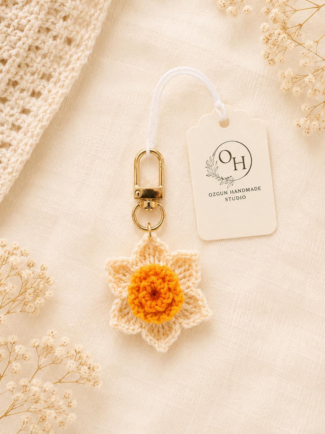Crocheted Daffodil Zipper Charm, Handmade Flower Bag Accessory, Spring Floral Keychain Pull __etsy:8102986442