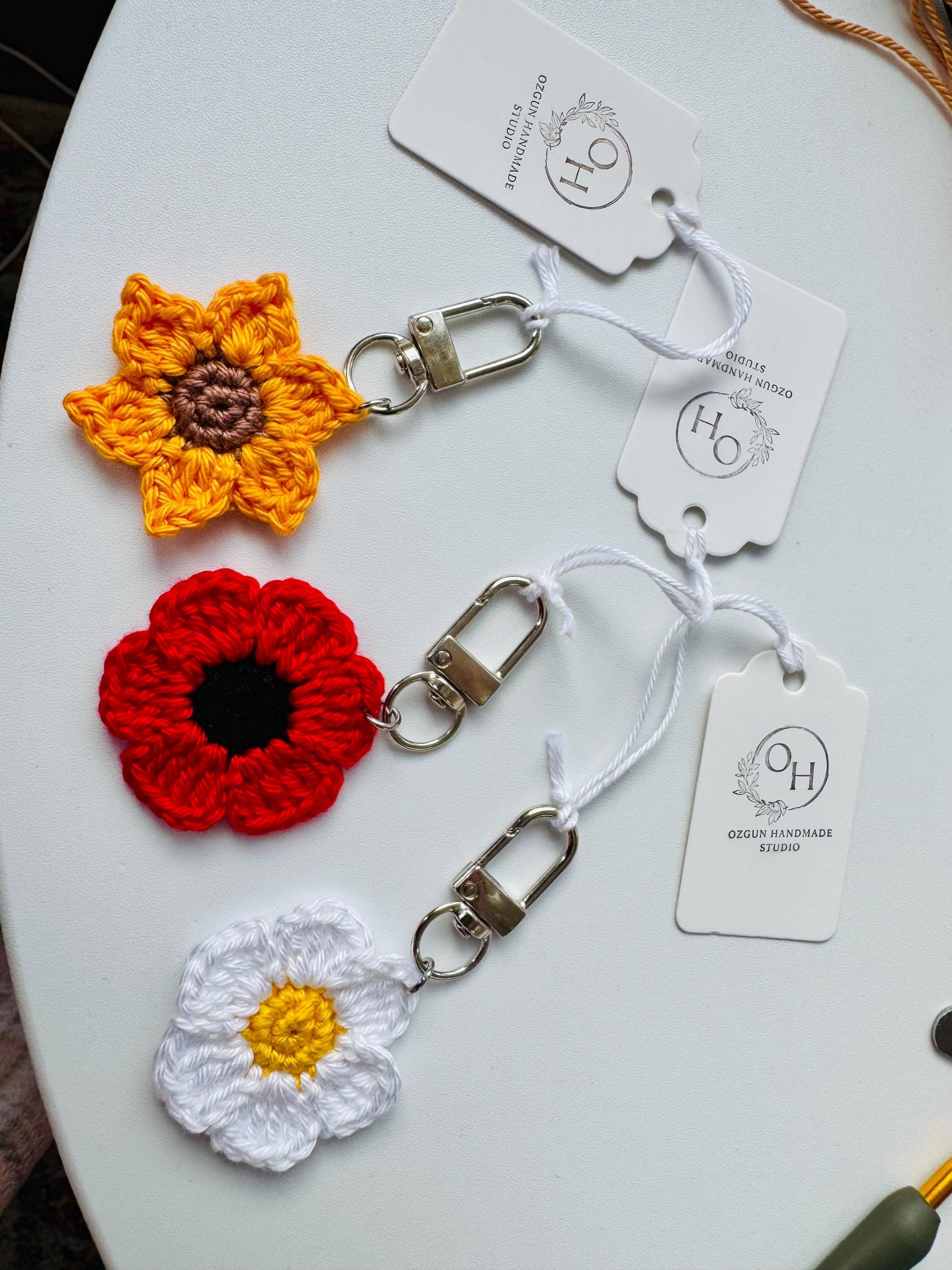 Crocheted Flower Bag Charm, Daisy Poppy Sunflower Zipper Pull, Cotton Yarn Keychain Accessory __etsy:8092196225