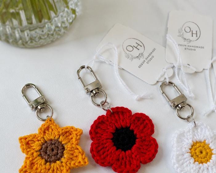 Crocheted Flower Bag Charm, Daisy Poppy Sunflower Zipper Pull, Cotton Yarn Keychain Accessory __etsy:8092195553