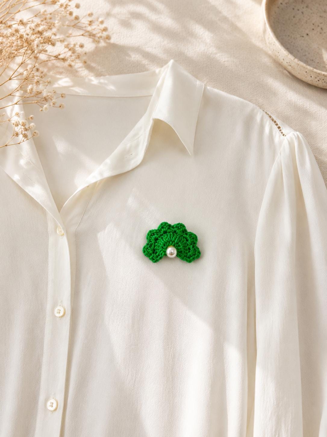 Crocheted Pearl Arch Pin Badge, Scalloped Cotton Brooch, Vintage-Inspired Accessory __etsy:8097764184