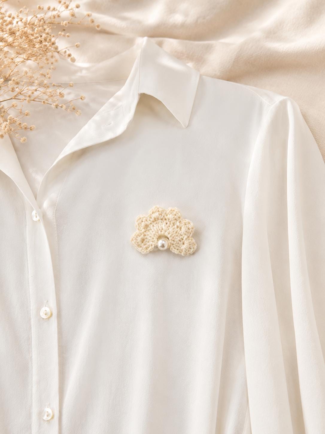Crocheted Pearl Arch Pin Badge, Scalloped Cotton Brooch, Vintage-Inspired Accessory __etsy:8145669037