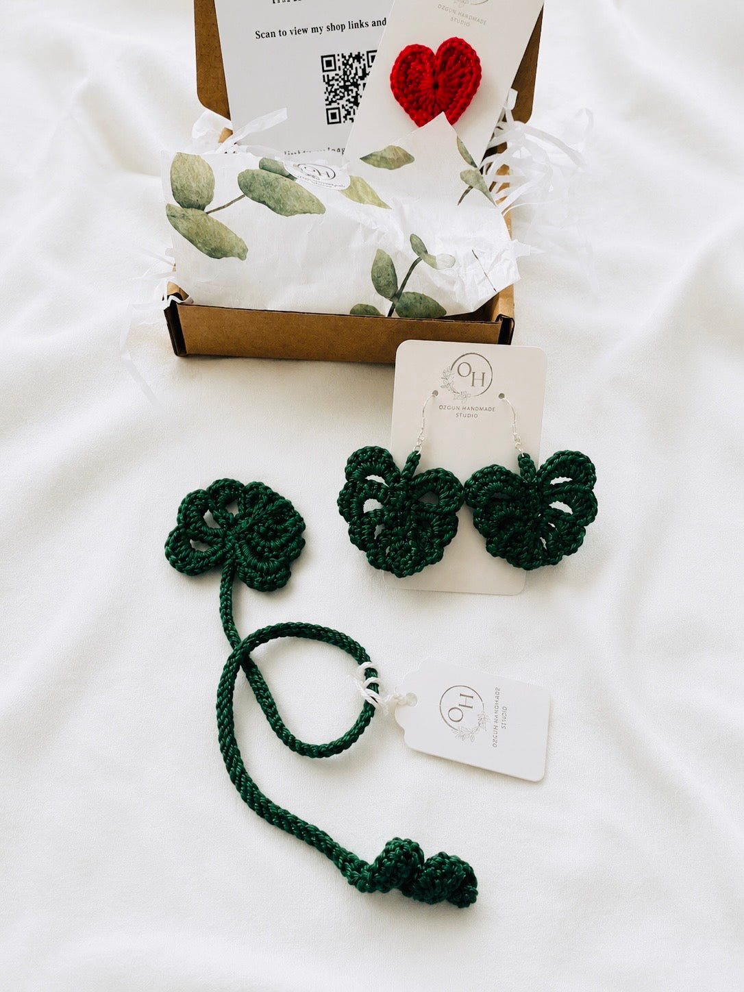 Crochet Monstera Leaf Bookmark – Handmade Botanical Gift
