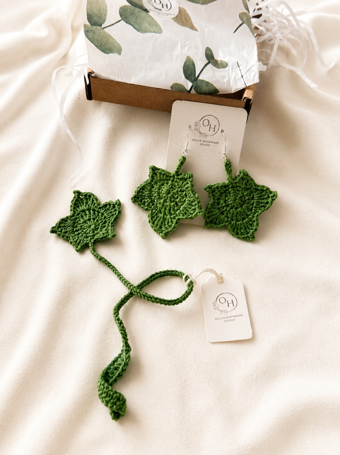 Maple Leaf Crochet Bookmark – Handmade Botanical Bookmark