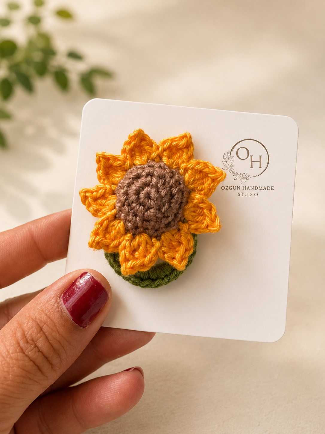 Crochet Sunflower Glasses Holder Brooch with Hidden Wide Loop – Padded Flower Eyeglass Holder for Shirt, Bag & Hat
