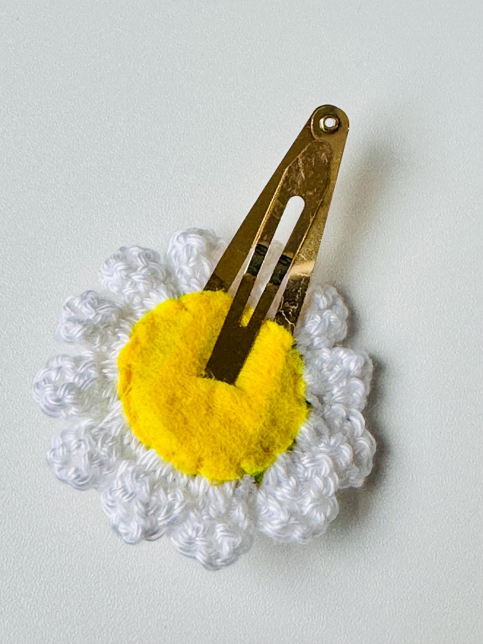 Handmade Crochet Daisy Hair Clip – Floral Cotton Barrette, Lightweight Everyday Accessory