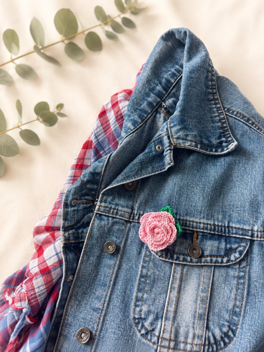 Handmade Crochet Rose Brooch: Floral Pin with Leaves - available in multiple colours __etsy:8136272297