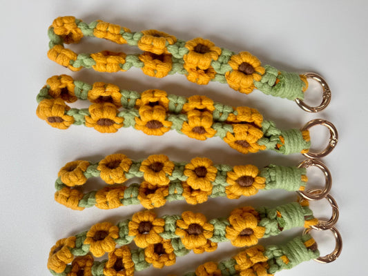 Handmade Sunflower Macrame Keychain Lanyard – Floral Wristlet | 17cm x 2cm