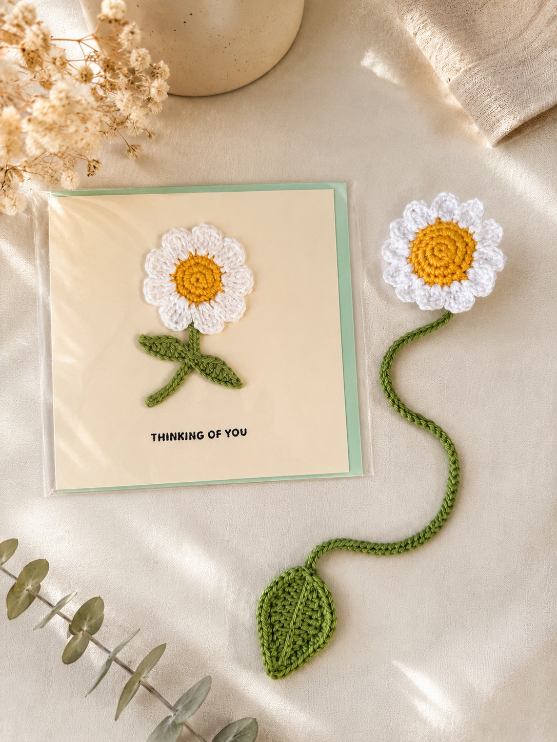 Crocheted Daisy Bookmark, Flower Page Marker, Book Lover Gift, Reader Gift