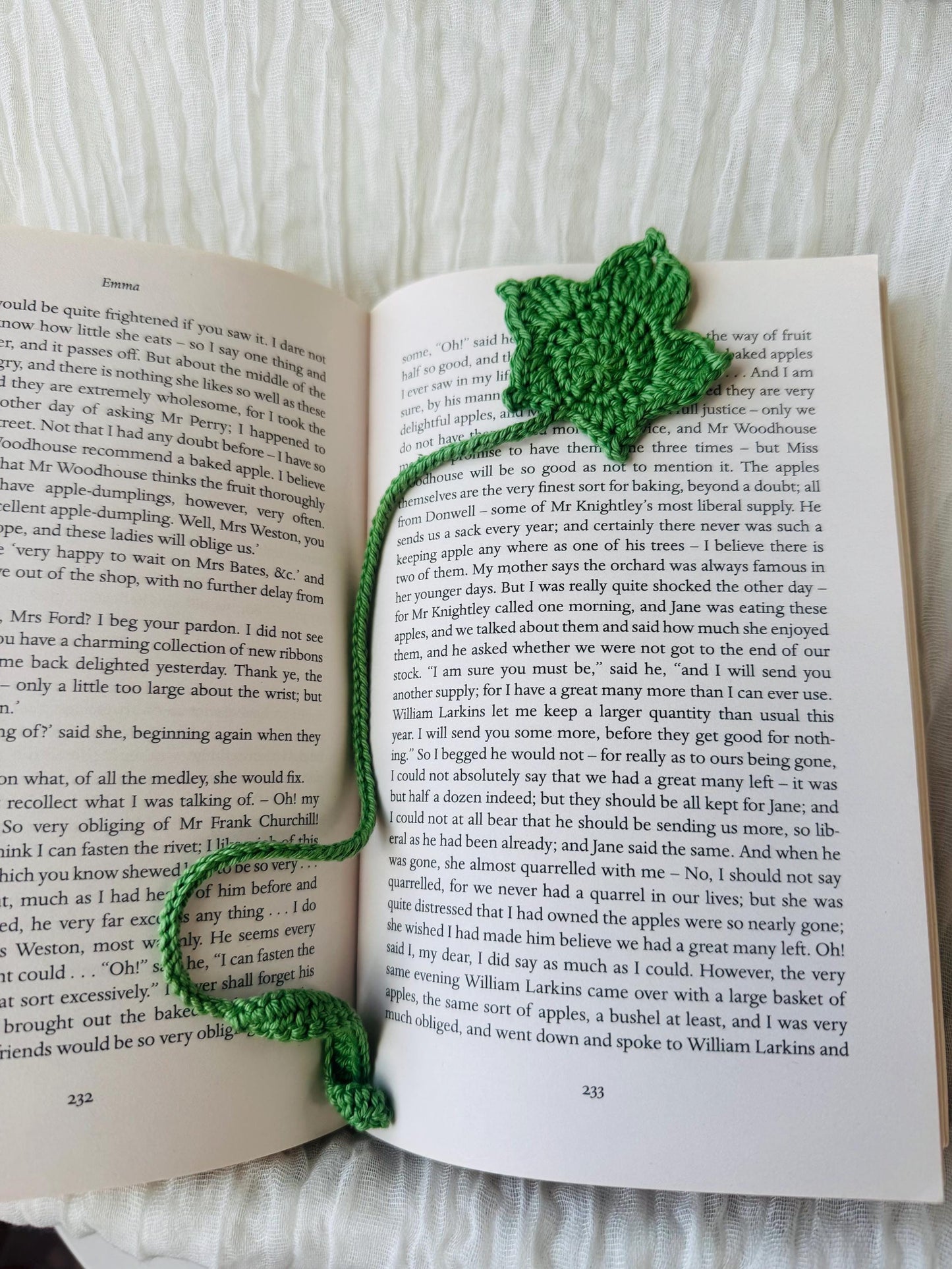 Maple Leaf Crochet Bookmark – Handmade Botanical Bookmark