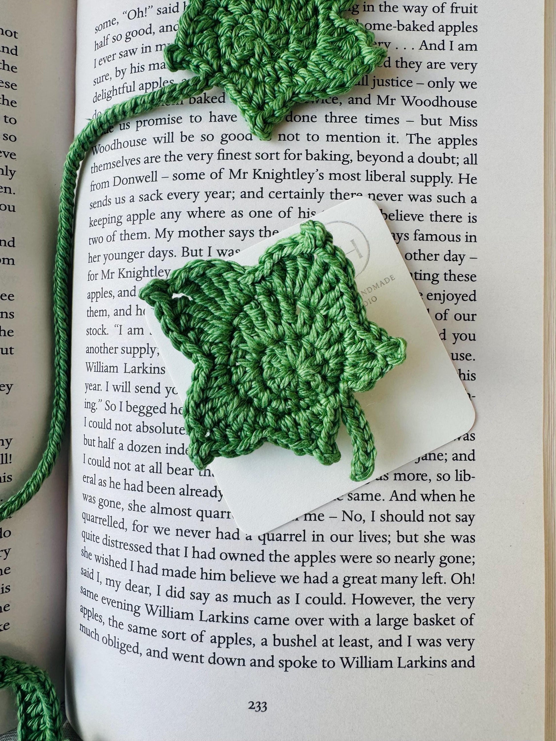 Maple Leaf Crochet Bookmark – Handmade Botanical Bookmark